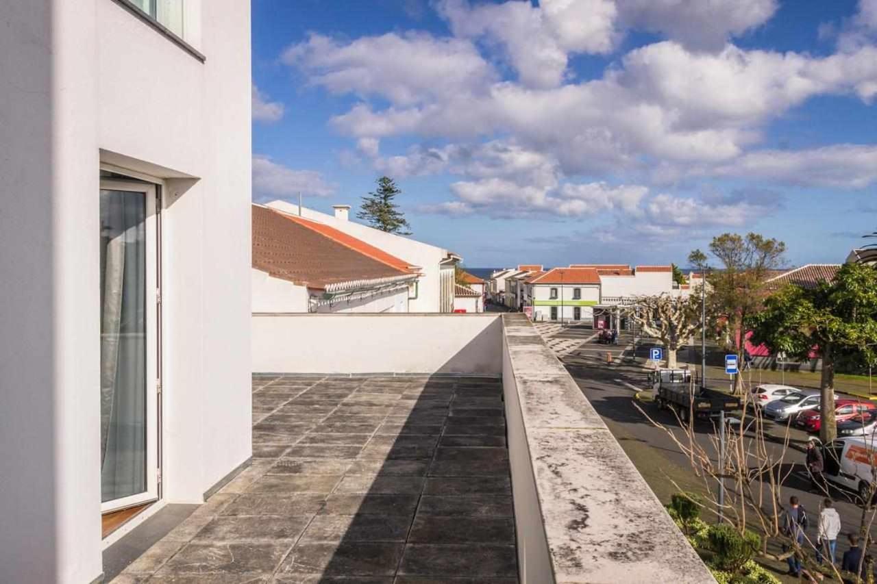 Downtown Praia Da Vitoria Al 外观 照片