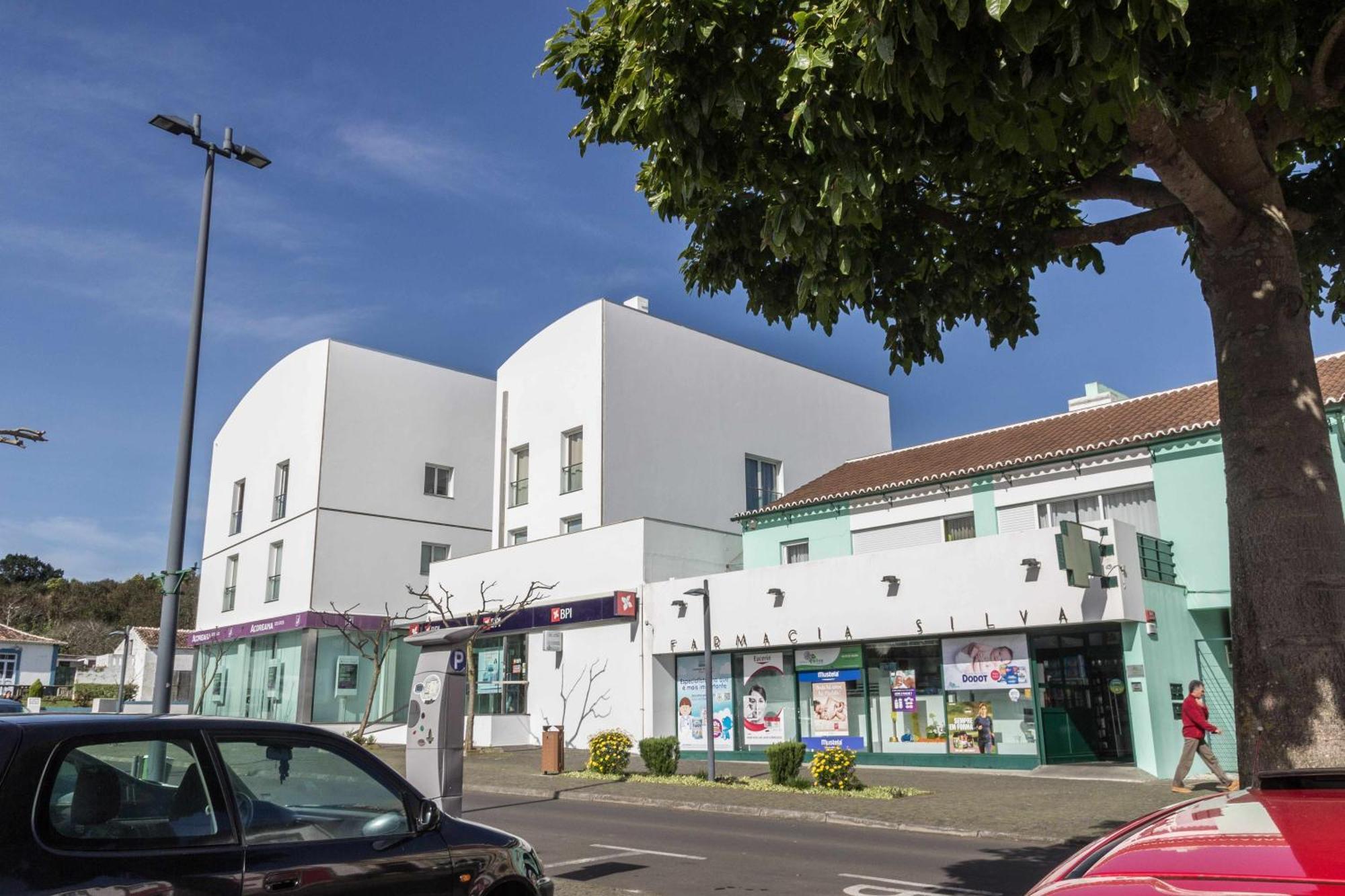 Downtown Praia Da Vitoria Al 外观 照片